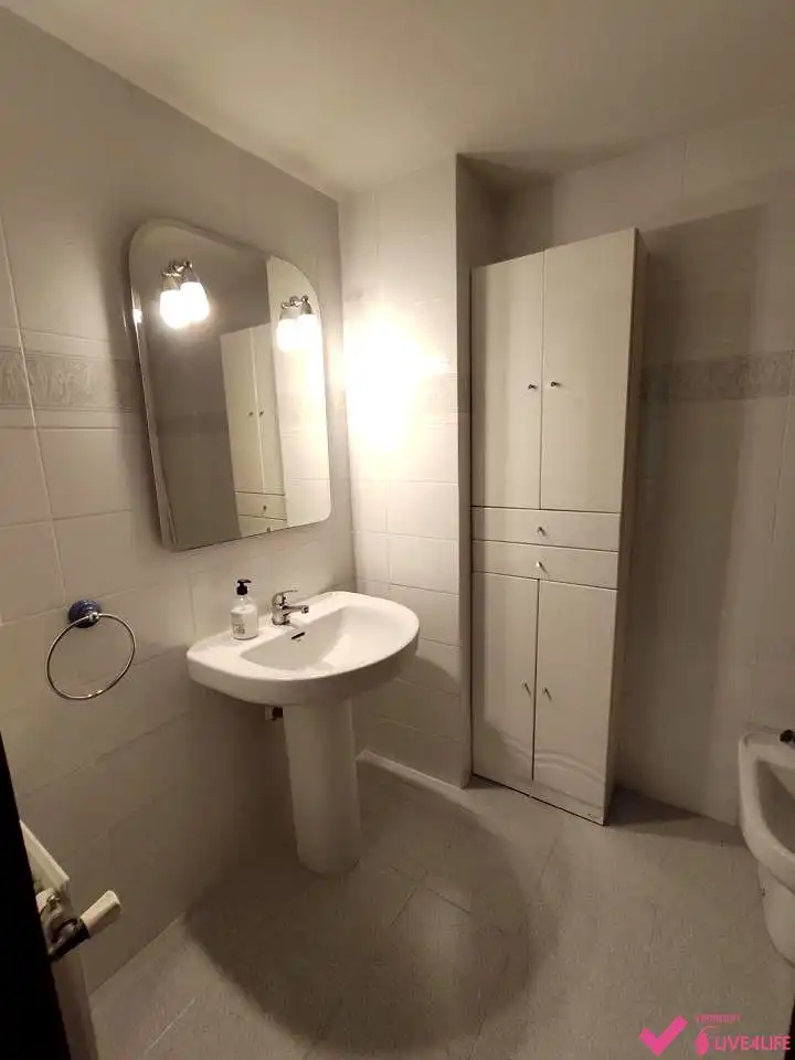 Bathroom of Flat for rent in Valencia  with Air Conditioner, Heating and Furnished