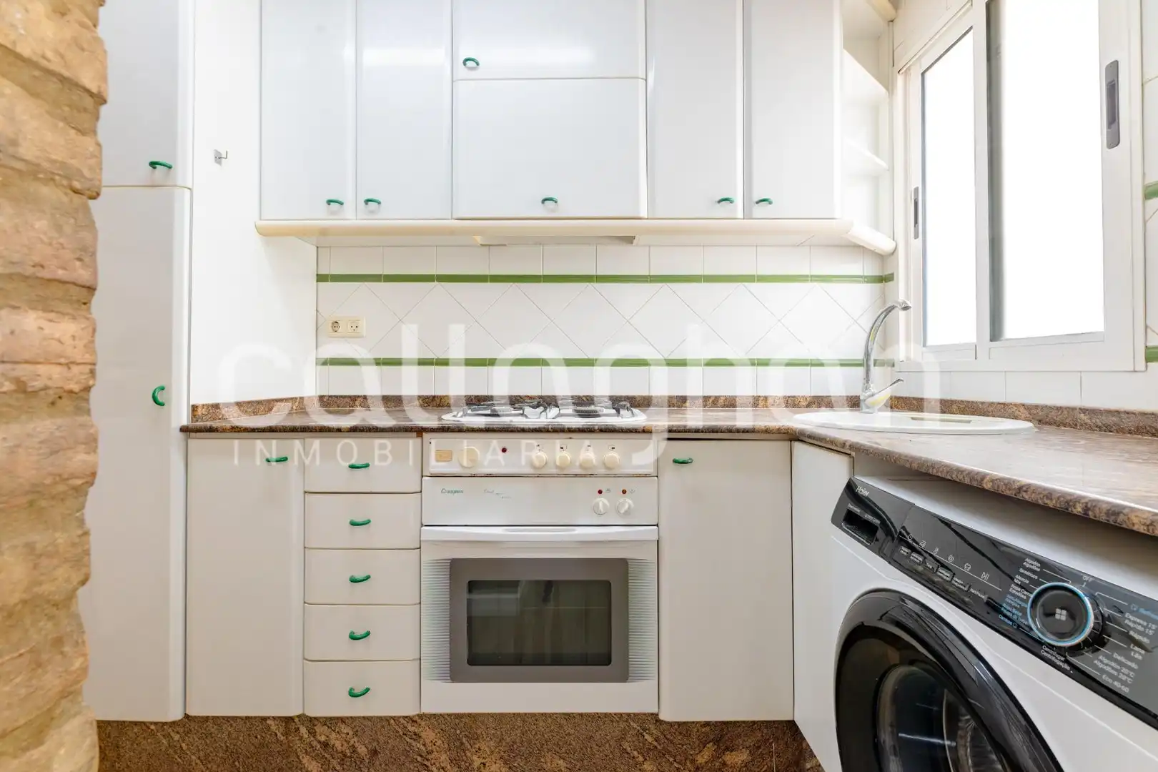 Küche von Wohnung zur Miete in Valencia mit Klimaanlage, Abstellraum und Möbliert
