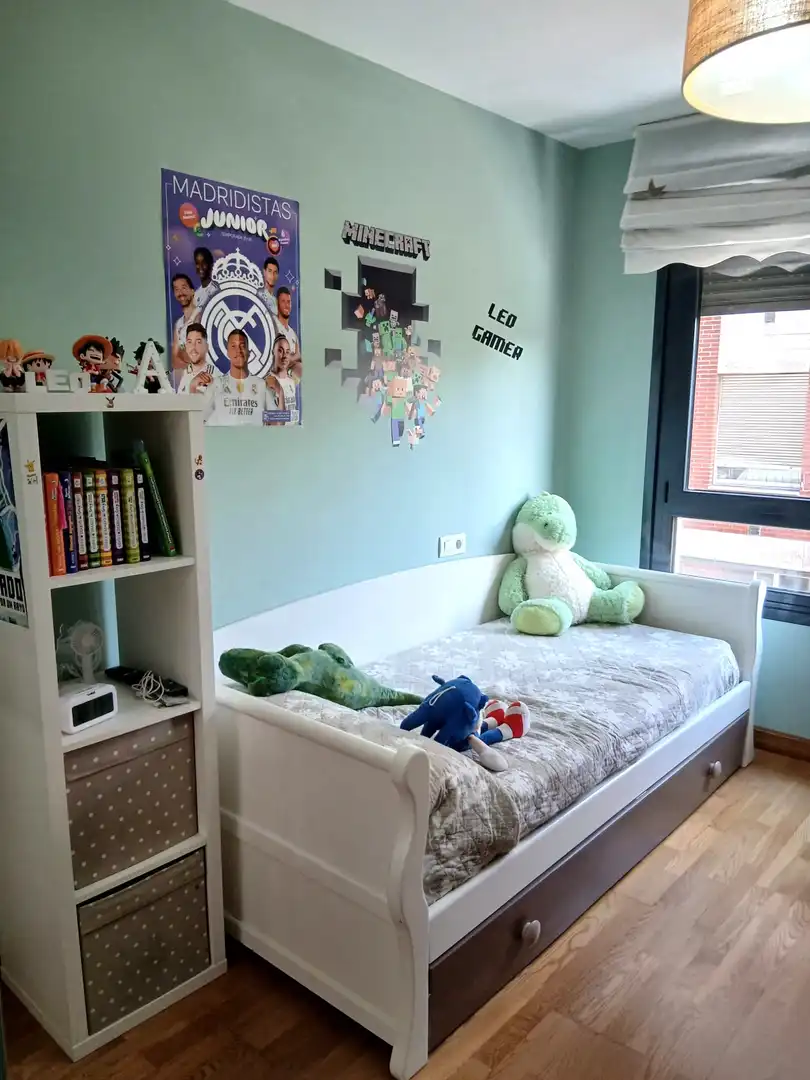 Habitación de Piso en venta en Gijón  con Calefacción, Parquet y Trastero