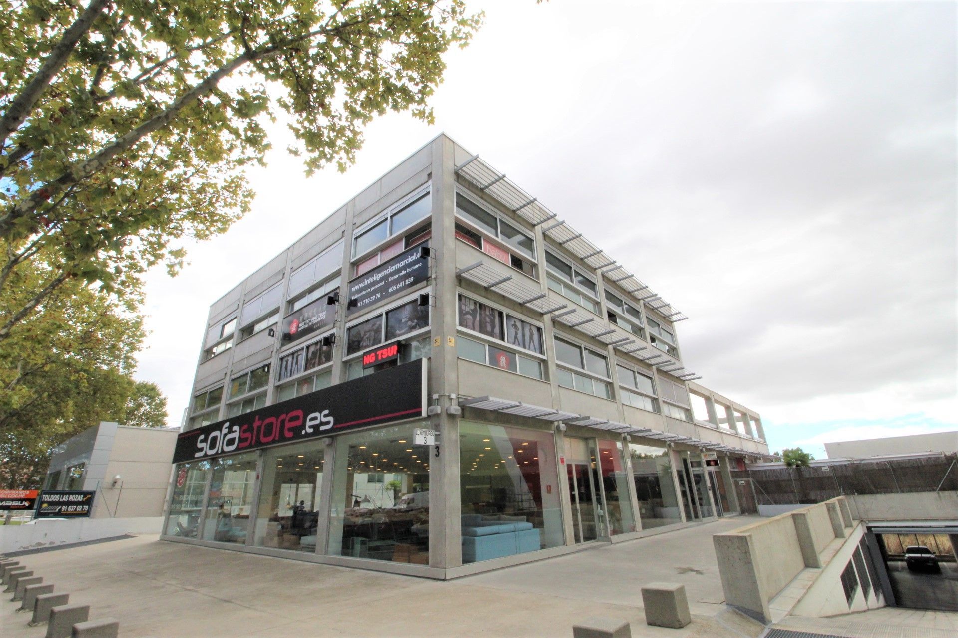 Vista exterior de Oficina de lloguer en Las Rozas de Madrid amb Aire condicionat i Terrassa