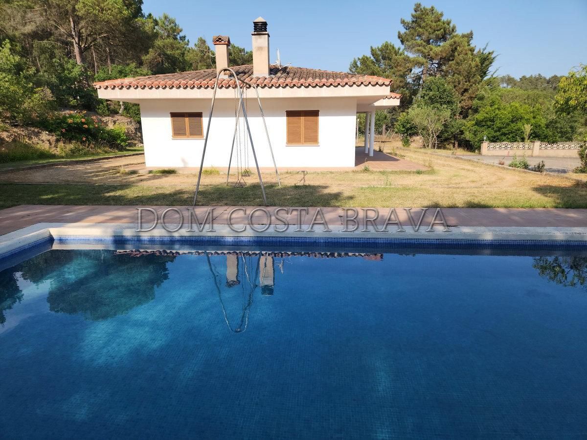 Piscina de Casa o chalet en venta en Llambilles
