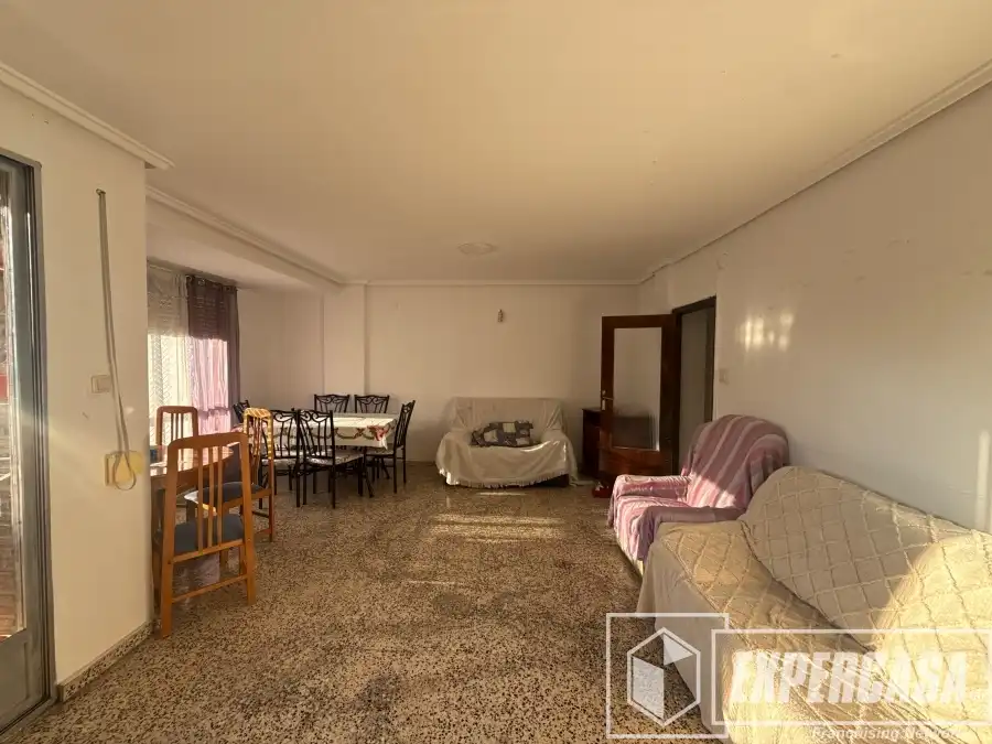 Room in Calle Nueve de Ocubtre, 5, Casco Antiguo