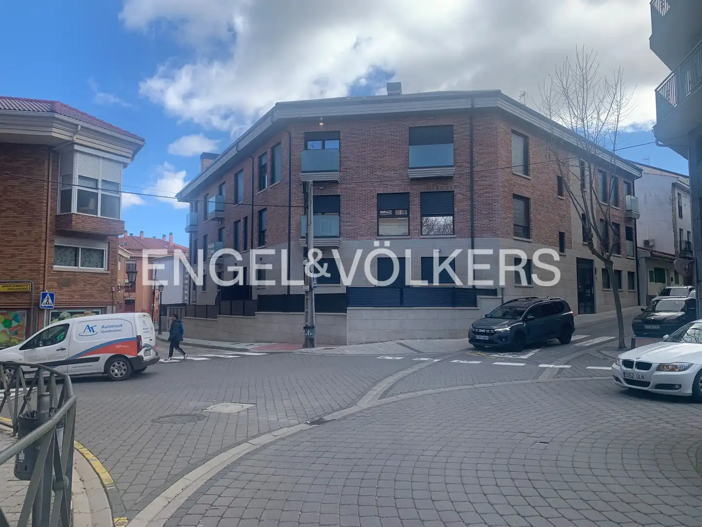 Vista exterior de Dúplex de lloguer en Galapagar amb Calefacció, Balcó i Es permeten mascotes