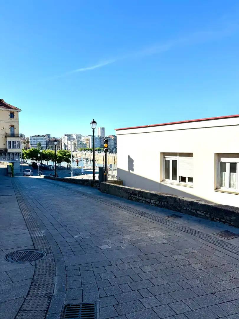Außenansicht von Wohnung zum Verkauf in Gijón  mit Heizung