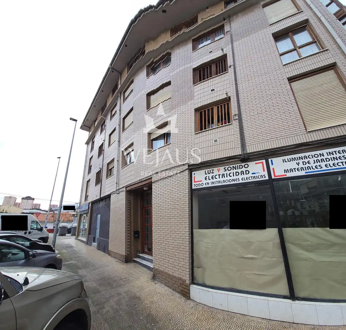 Vista exterior de Garatge en venda en Santander