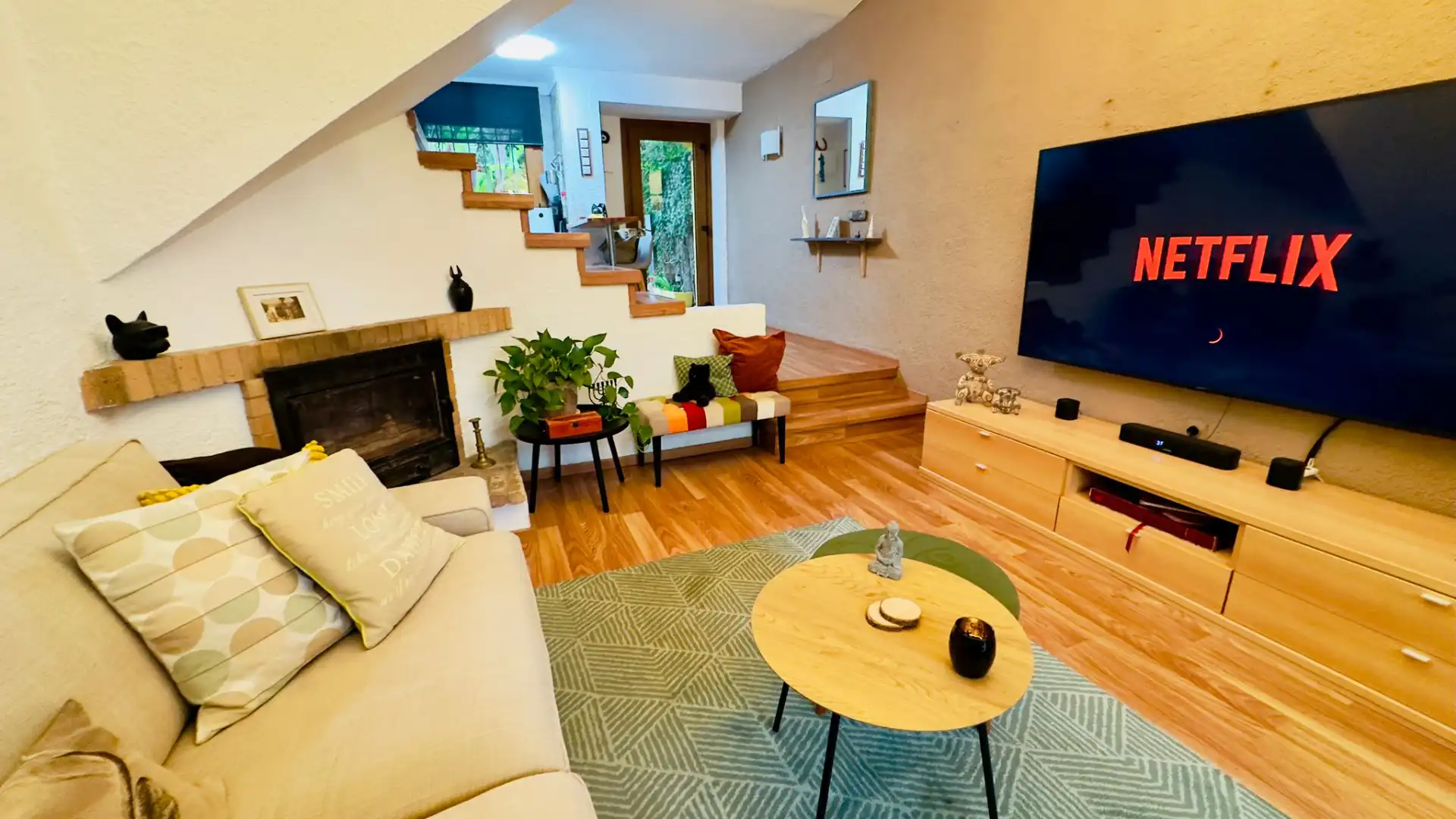 Sala de estar de Casa adosada en venta en L'Estartit con Aire acondicionado, Calefacción y Jardín privado