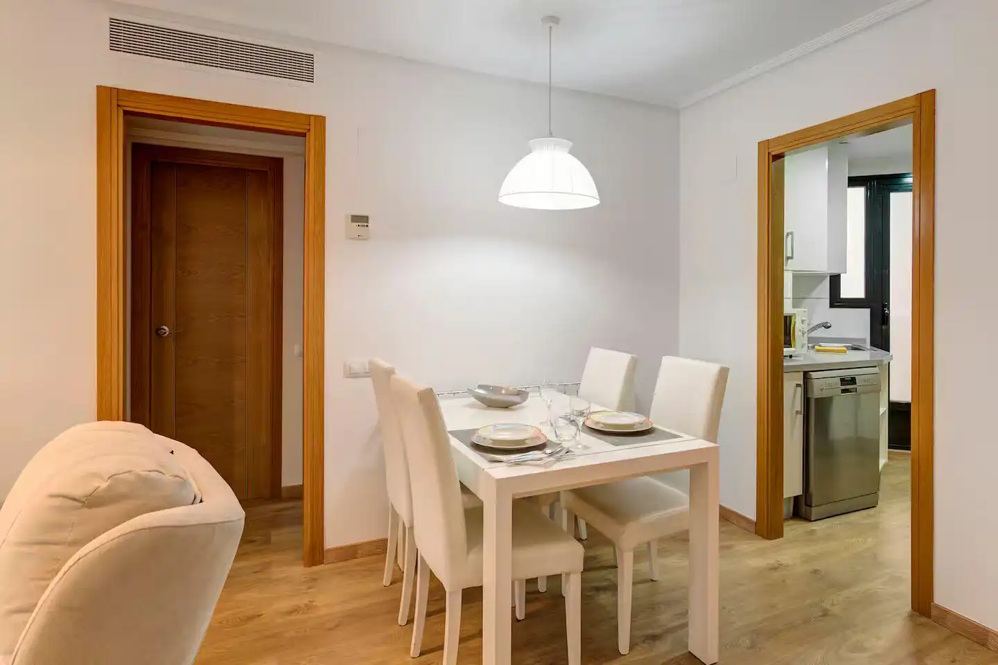 Flat for rent in Calle Santa Ángela de la Cruz, Encarnación - Regina