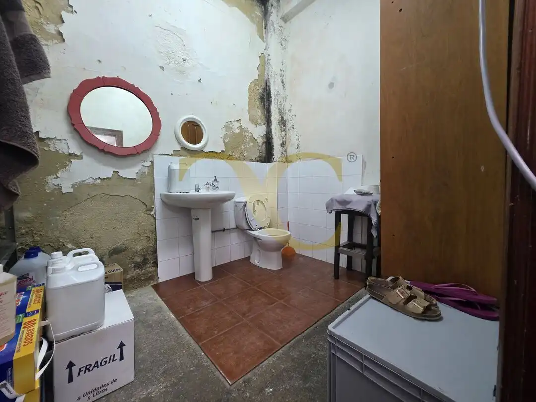 Bathroom of Commercial properties for sale in Gijón 