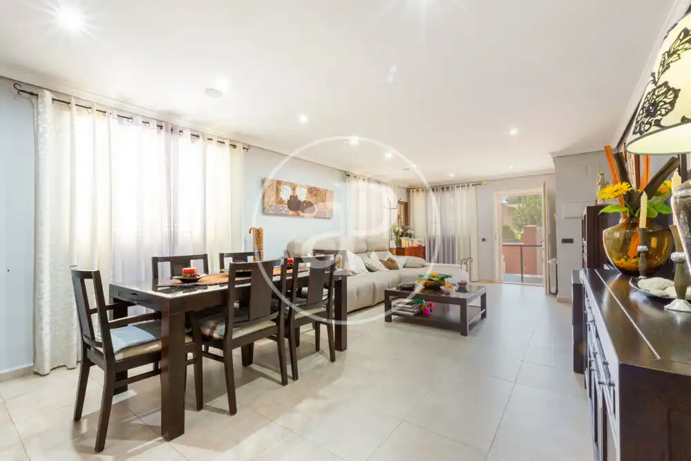 Sala d'estar de Casa o xalet en venda en Náquera amb Aire condicionat, Calefacció i Jardí privat