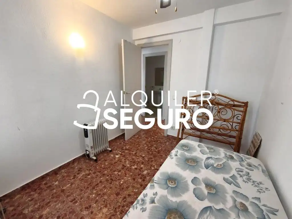 Habitación de Ático de alquiler en El Campello con Terraza y Amueblado