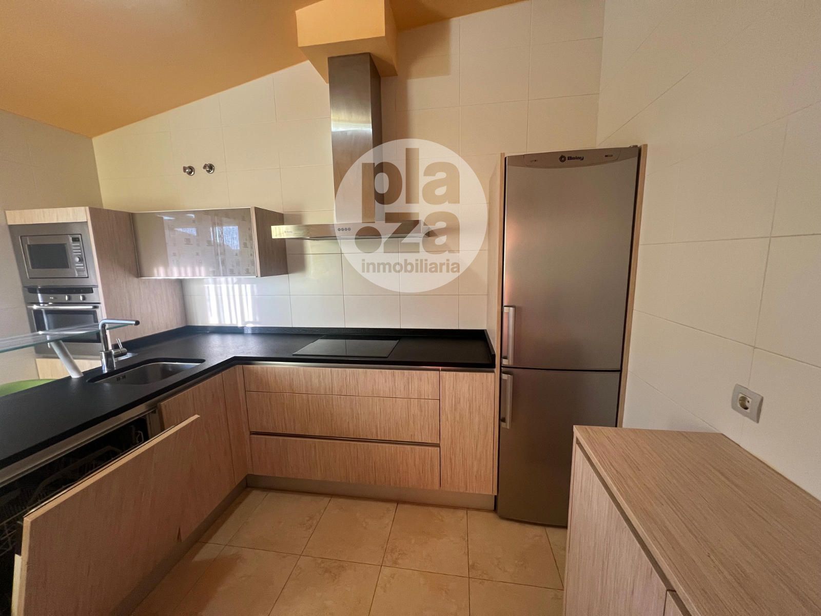 Cuina de Casa o xalet en venda en Modúbar de la Emparedada amb Calefacció, Jardí privat i Terrassa