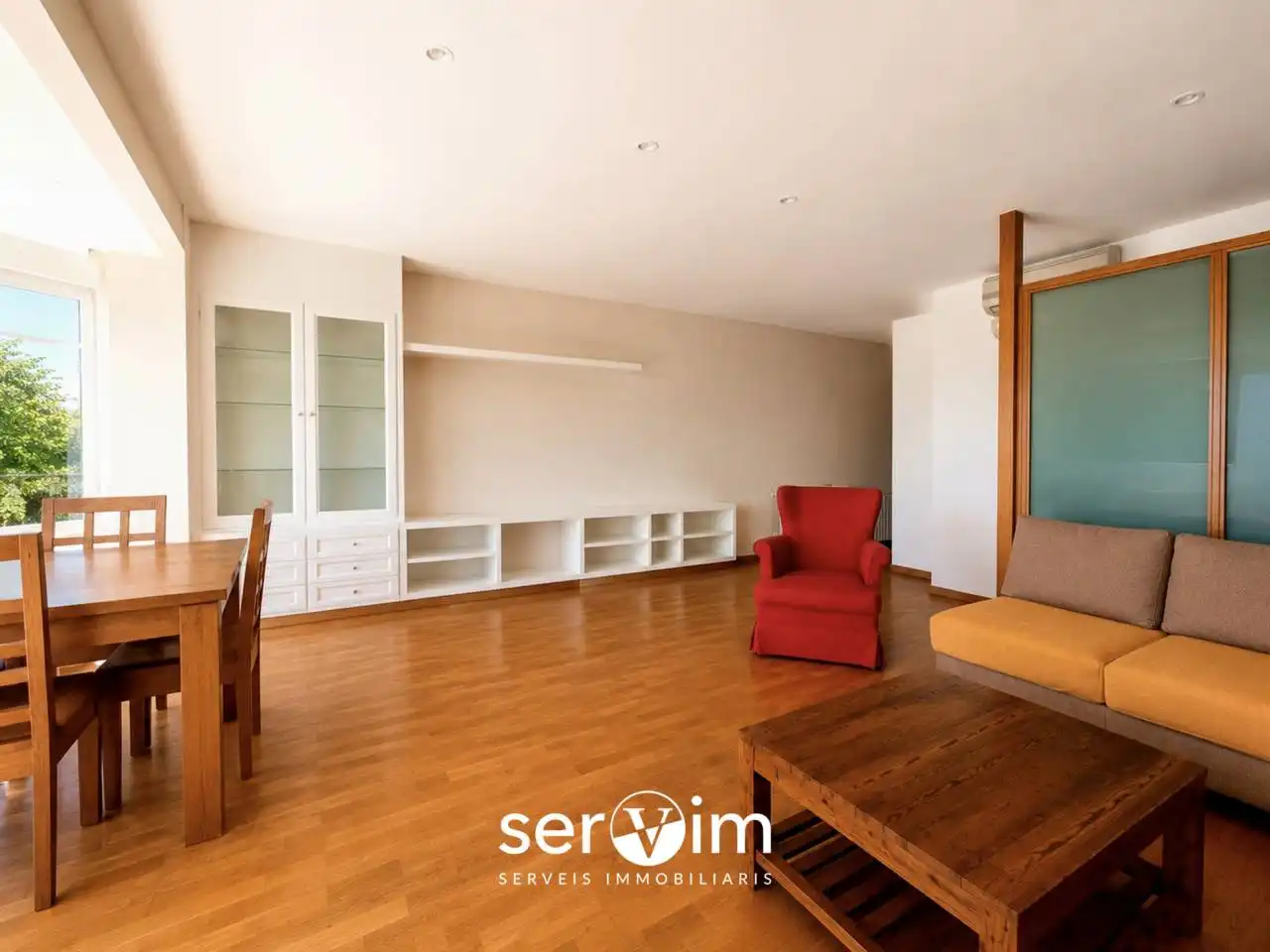 Sala de estar de Piso en venta en El Masnou con Aire acondicionado, Calefacción y Parquet