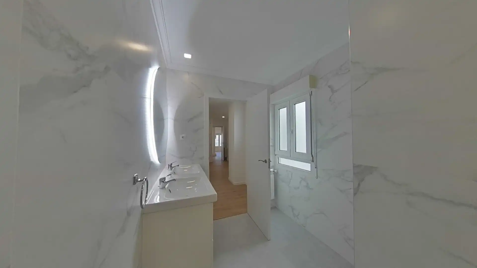 Badezimmer von Wohnung zum Verkauf in Madrid mit Heizung, Terrasse und Ofen