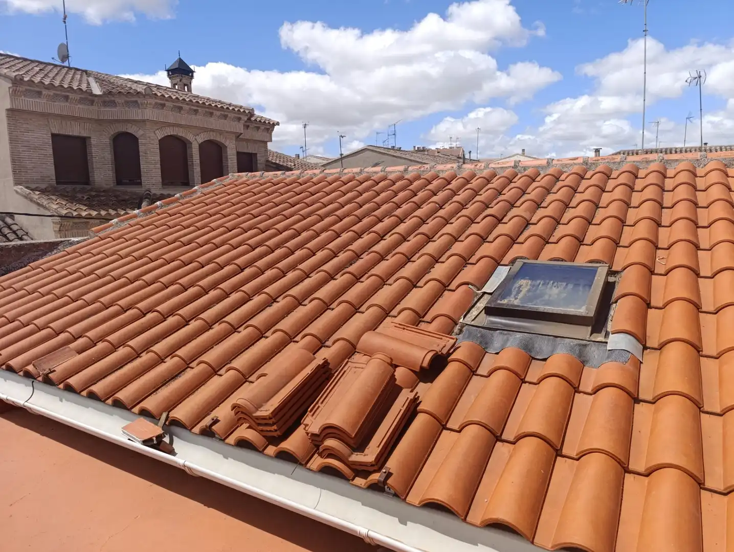 Exterior view of Houses for sale in Mora  with Air Conditioner and Furnished