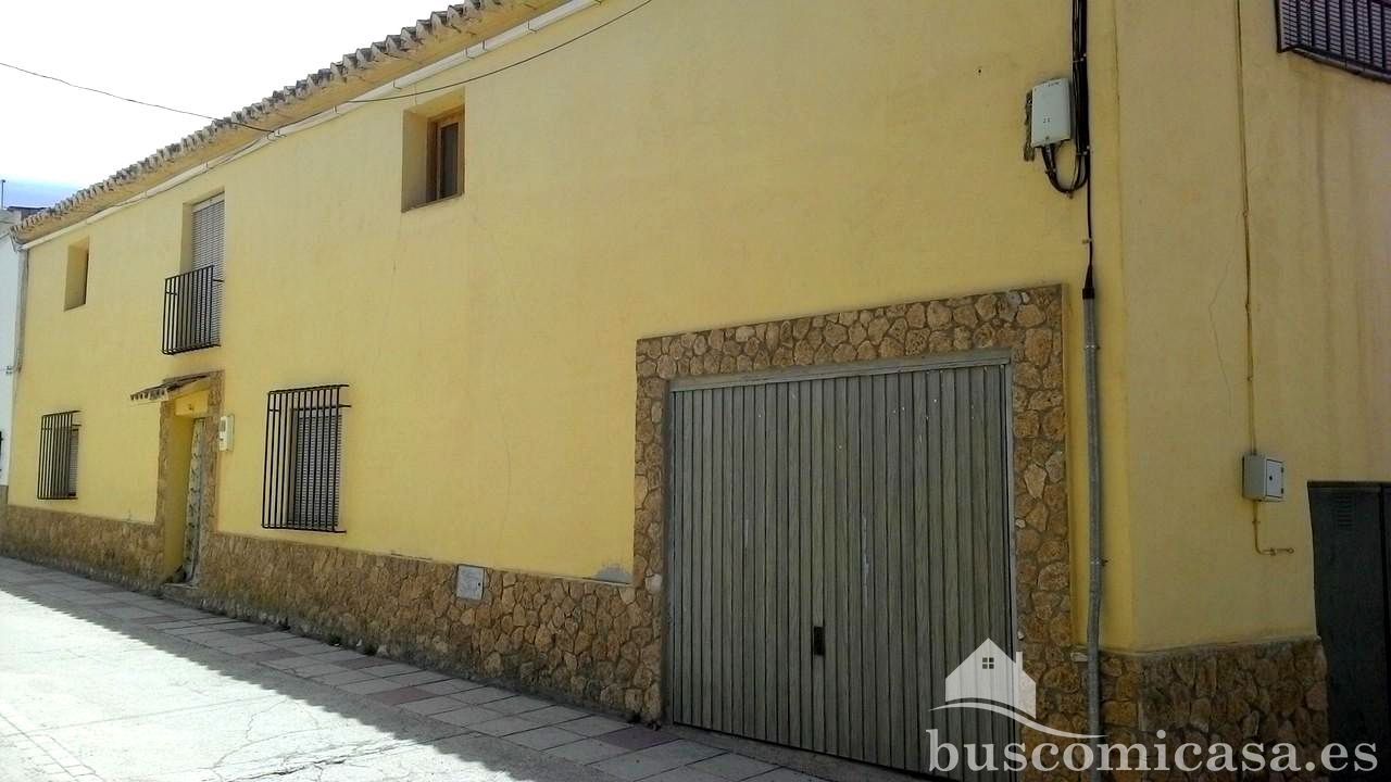 Exterior view of House or chalet for sale in La Calahorra