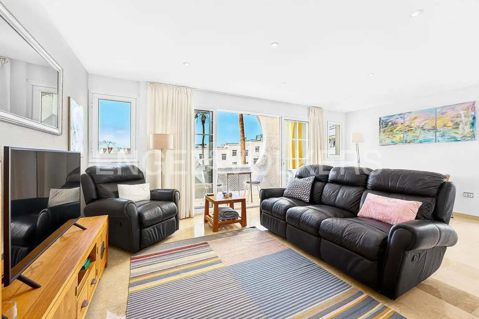 Sala de estar de Casa o chalet en venta en Adeje con Terraza, Piscina y Amueblado