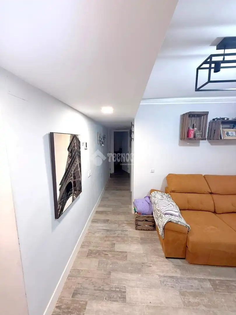 Appartamento con ascensore in vendita a Reyes, imagen 3
