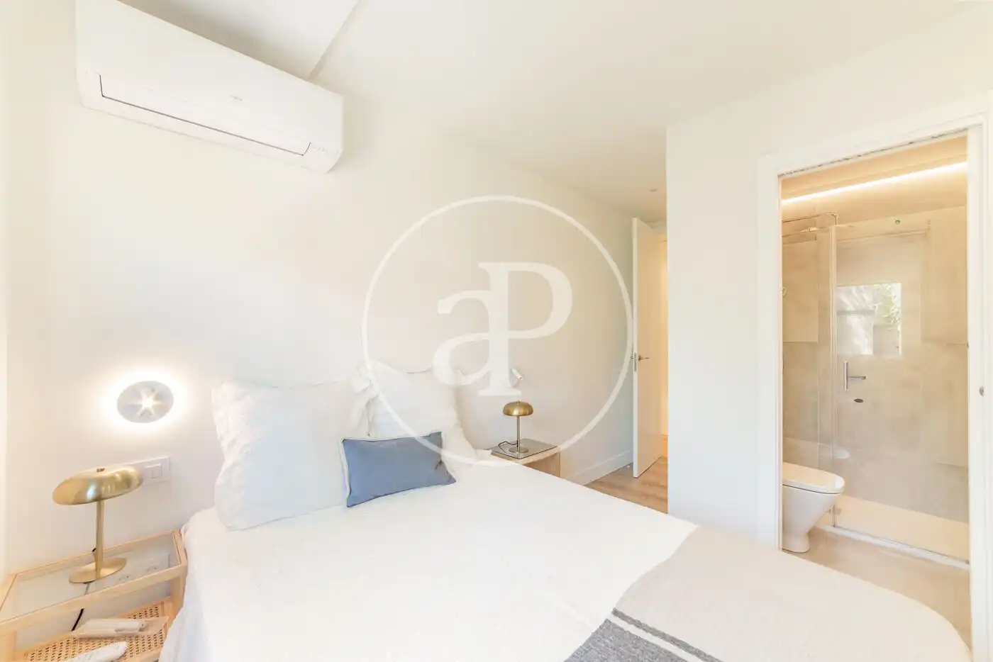 Bedroom of Flat for rent in Madrid  with Air Conditioner, Heating and Furnished