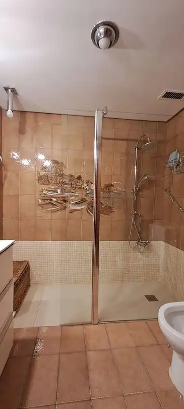 Badezimmer von Wohnung zum Verkauf in Vitoria - Gasteiz mit Heizung und Abstellraum