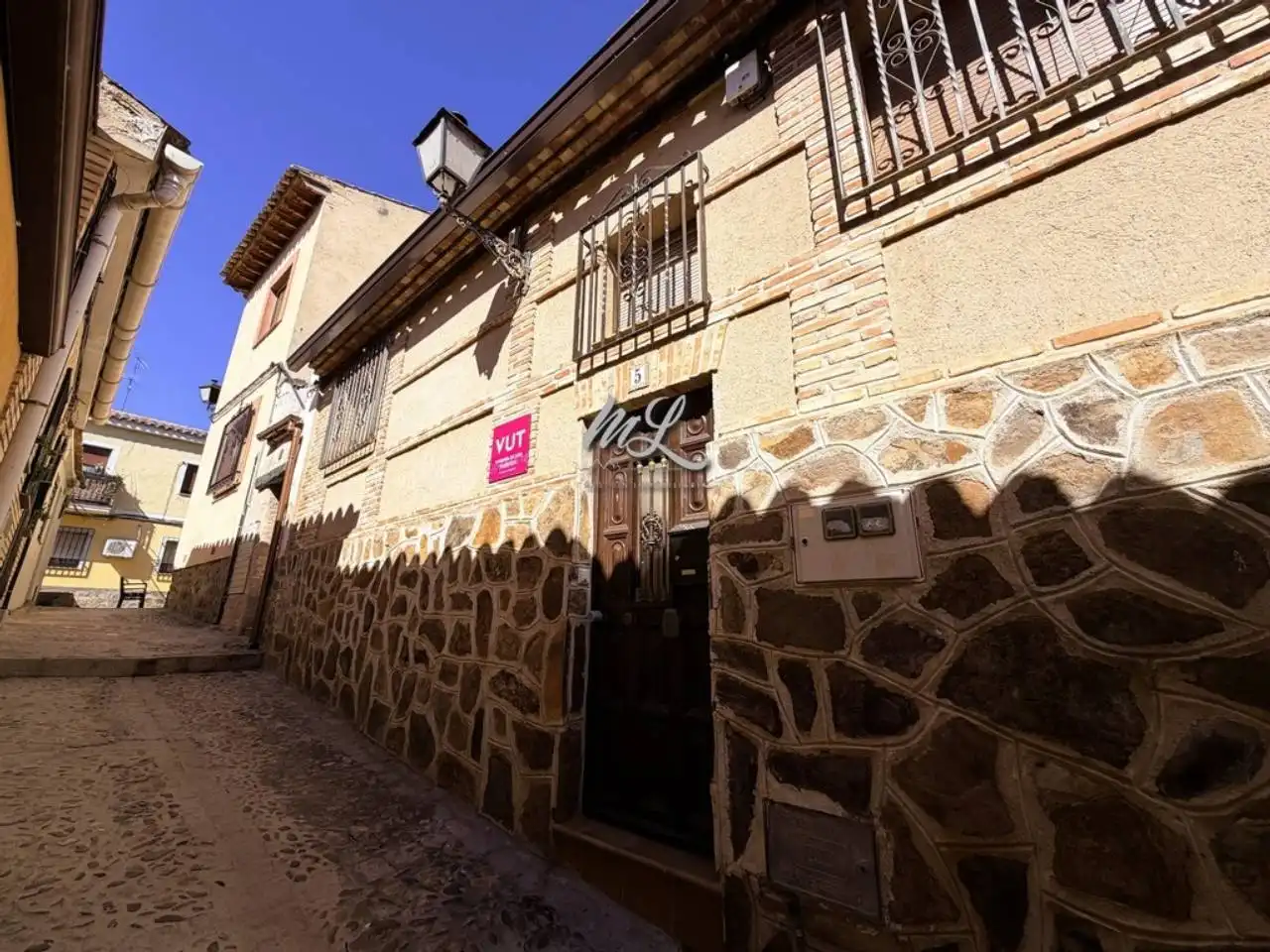 Vista exterior de Casa adosada en venda en Toledo amb Aire condicionat, Calefacció i Jardí privat