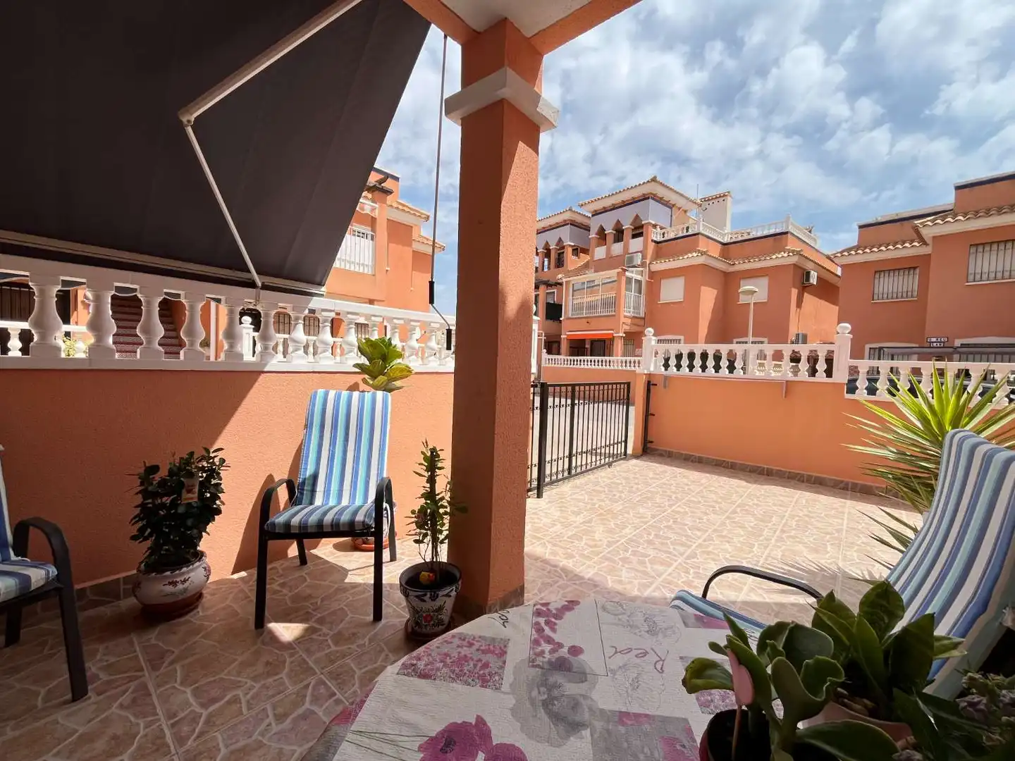 Terrasse von Wohnungen zum Verkauf in Orihuela mit Klimaanlage, Schwimmbad und Möbliert