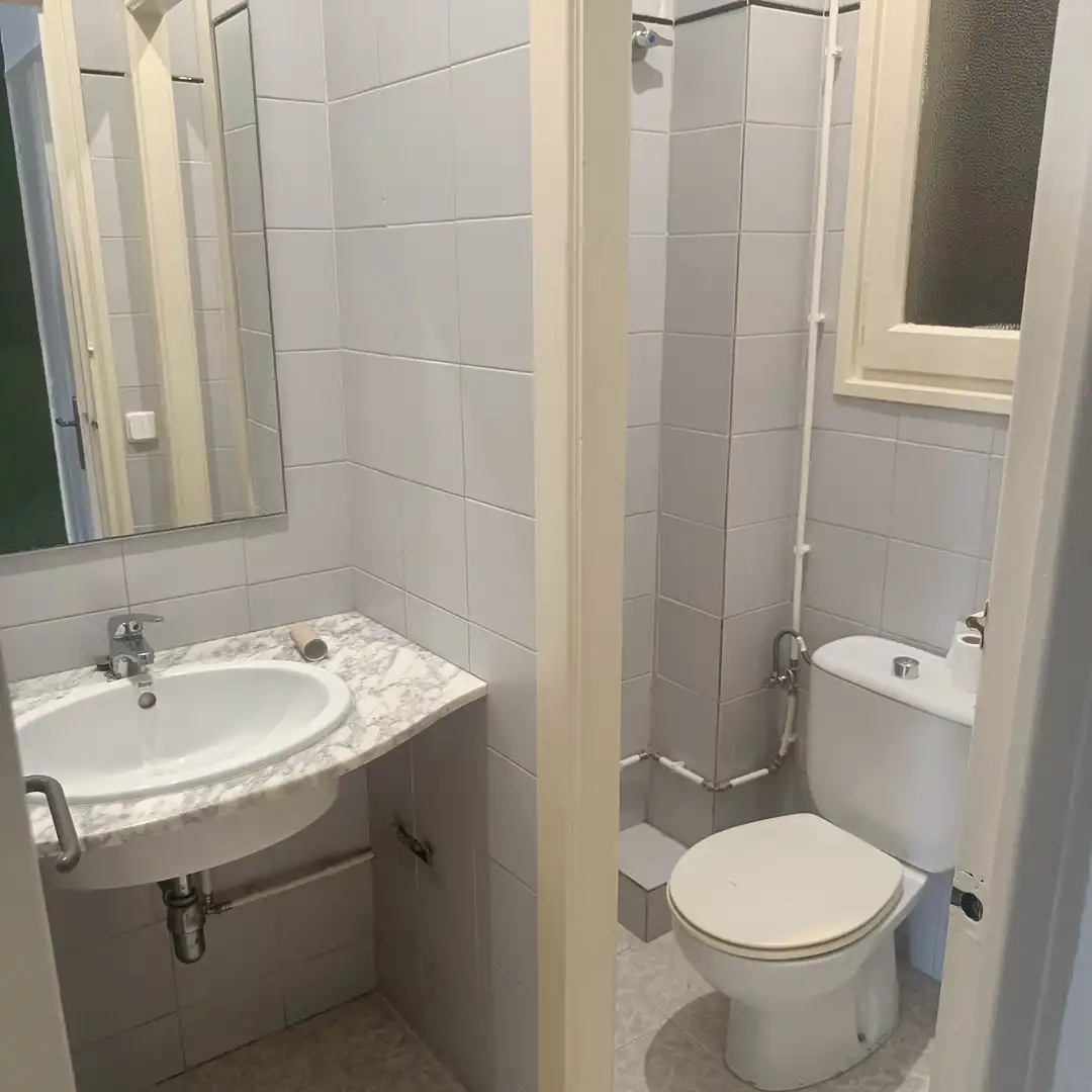 Baño de Oficina de alquiler en Molins de Rei con Aire acondicionado y Calefacción