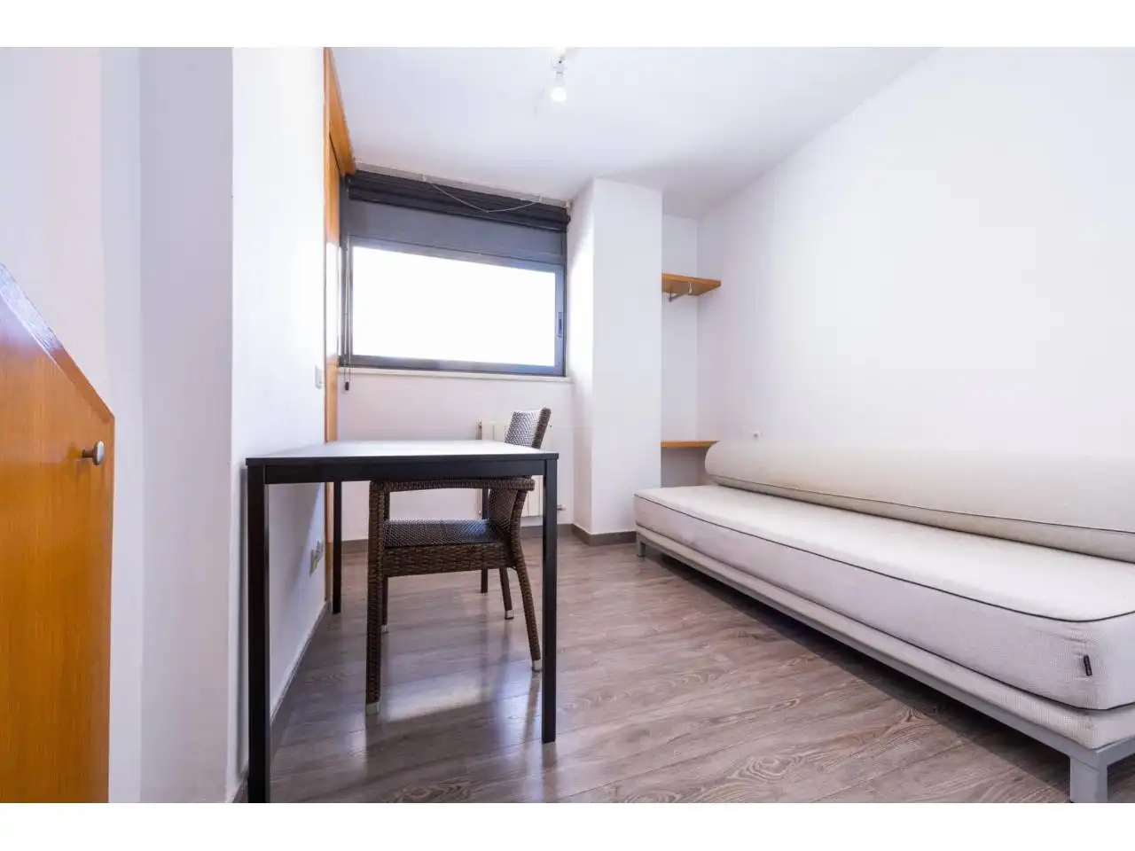 Bedroom of Flat for sale in Girona  with Air Conditioner, Heating and Parquet flooring