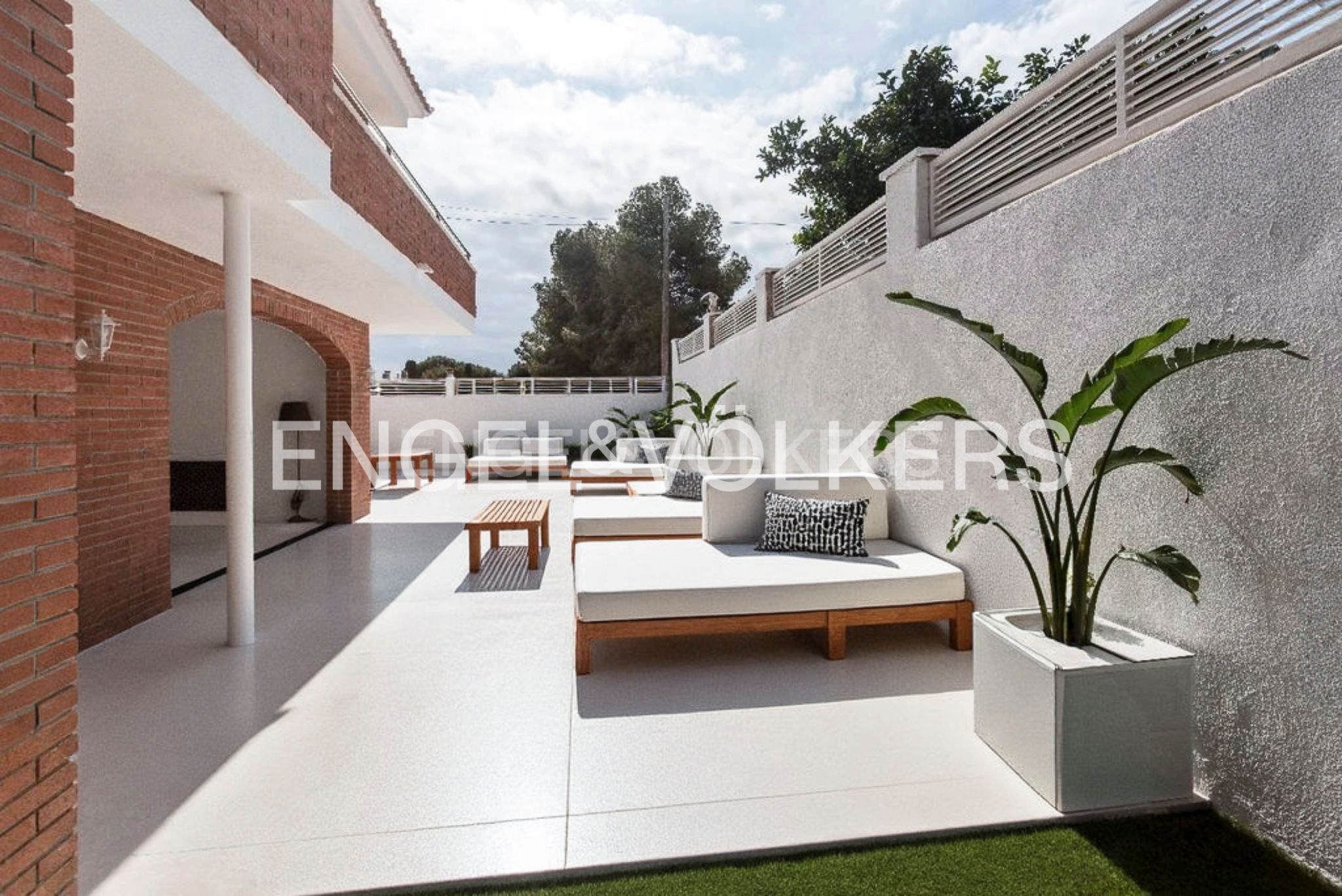 Terrassa de Casa o xalet en venda en Cunit amb Calefacció, Jardí privat i Terrassa