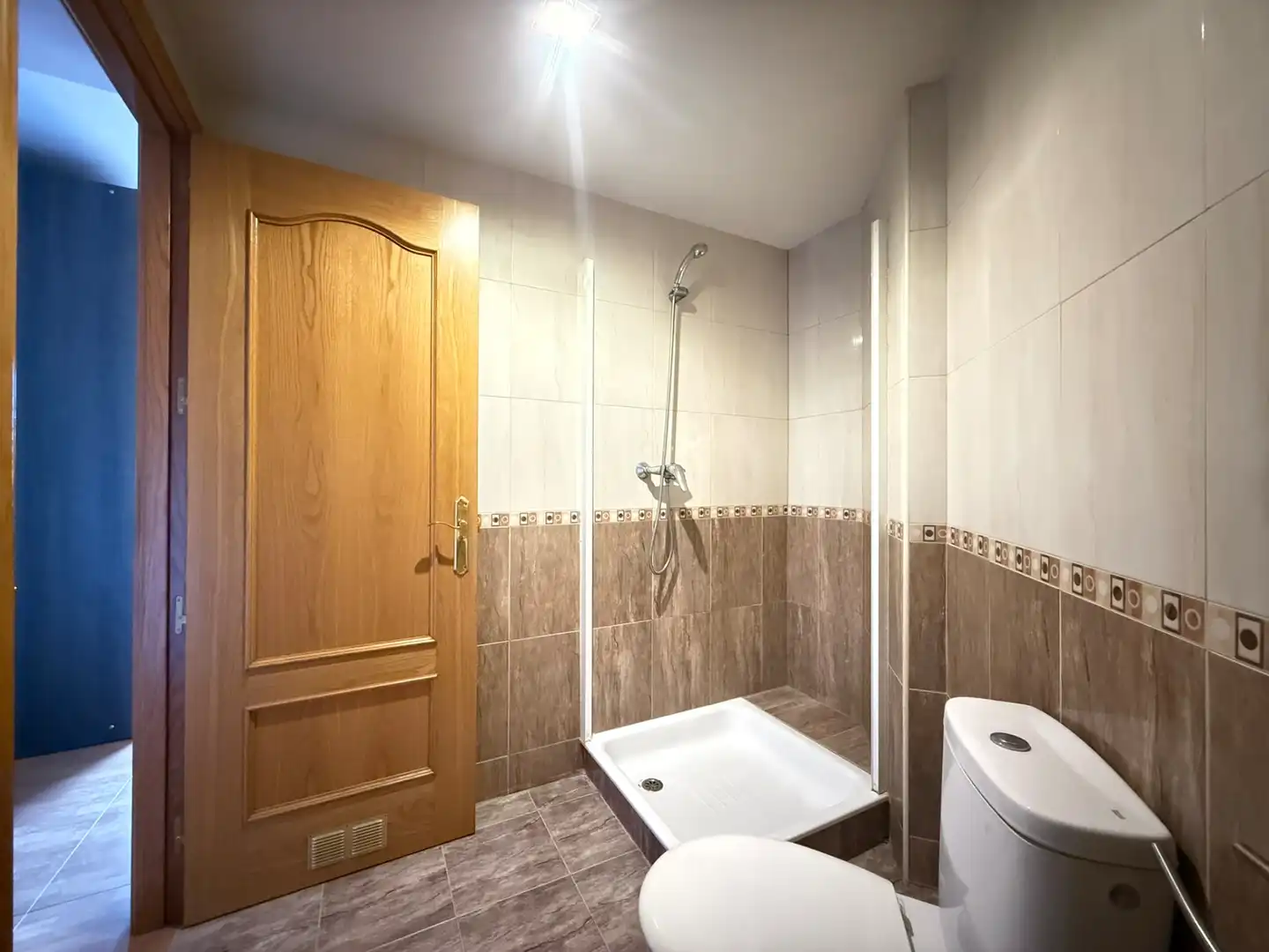 Baño de Piso en venta en Caspe con Aire acondicionado, Calefacción y Trastero