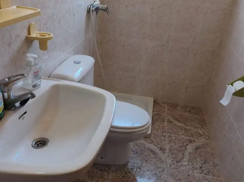 Badezimmer von Büro zur Miete in Torrevieja mit Klimaanlage und Terrasse