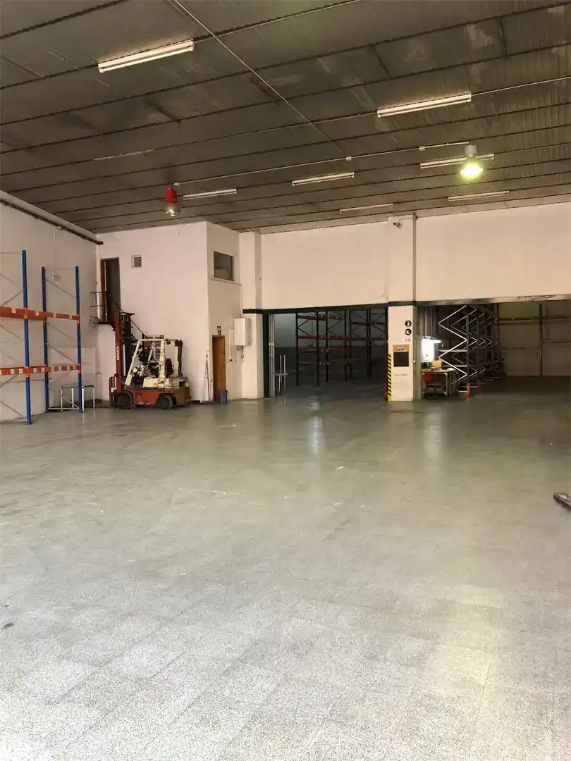 Fabrikhallen zur Miete in Manresa