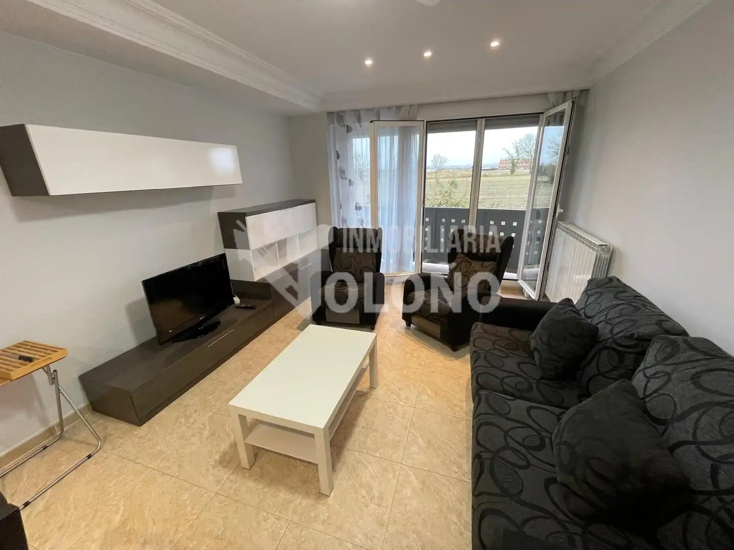 Sala d'estar de Dúplex en venda en Castañares de Rioja amb Calefacció, Terrassa i Traster