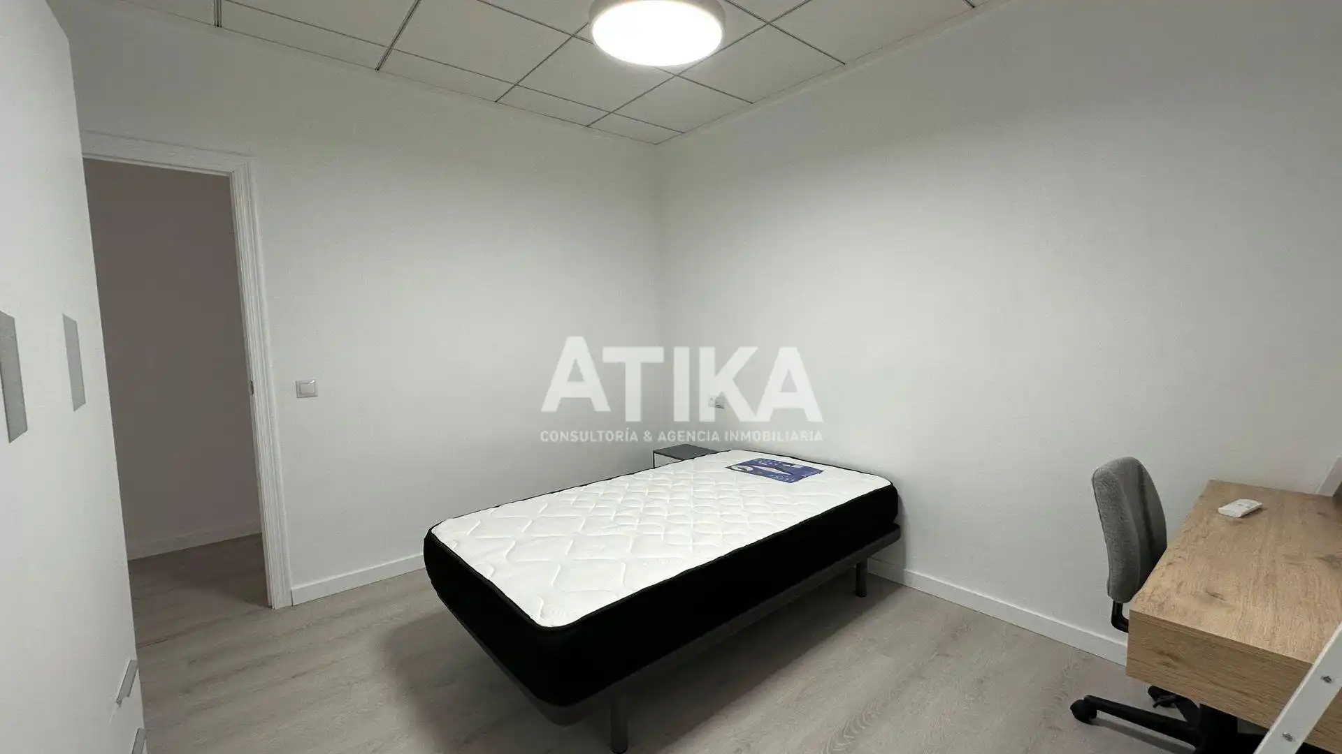 Bedroom of Flat for share in Ontinyent  with Air Conditioner and Balcony