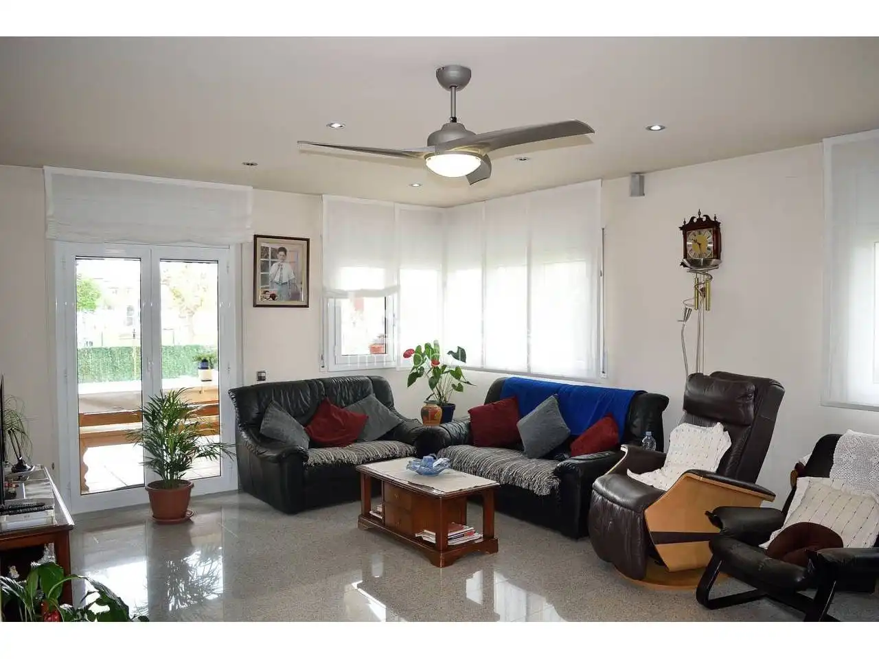 Sala de estar de Casa o chalet en venta en Sant Julià de Vilatorta con Calefacción y Terraza