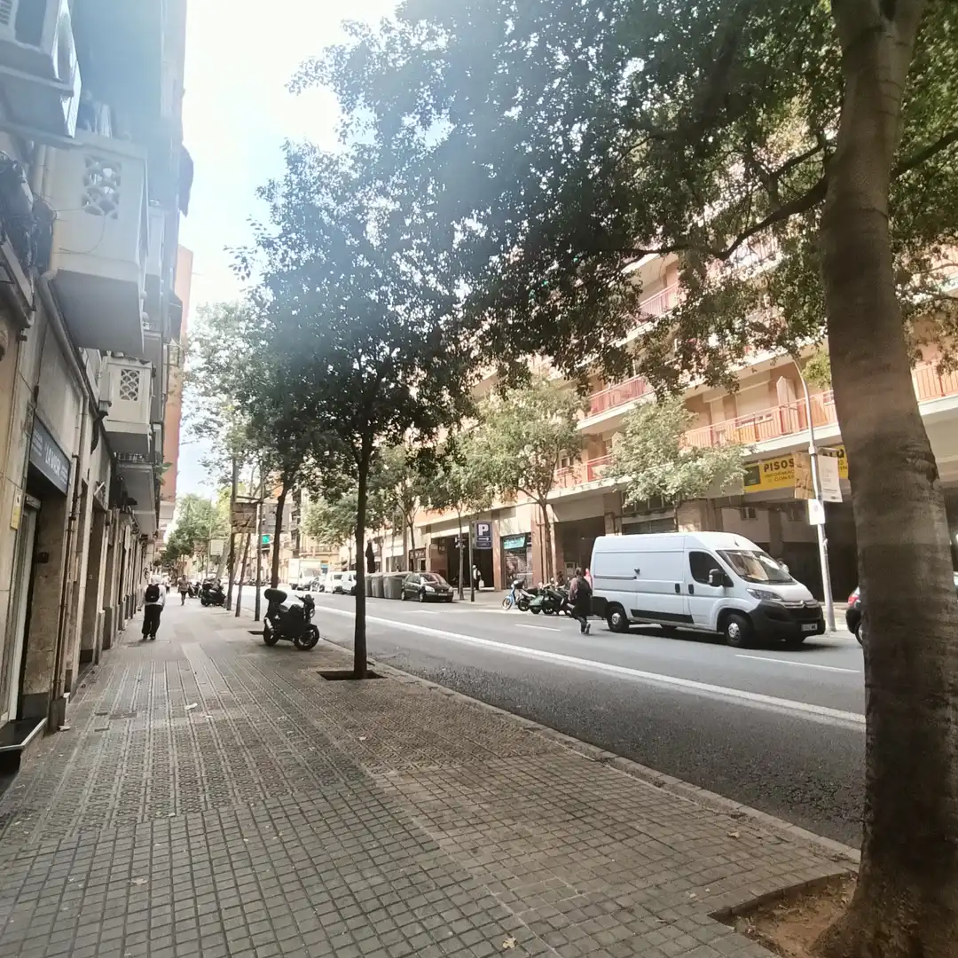 Local de lloguer a Carrer de València, 654, El Clot