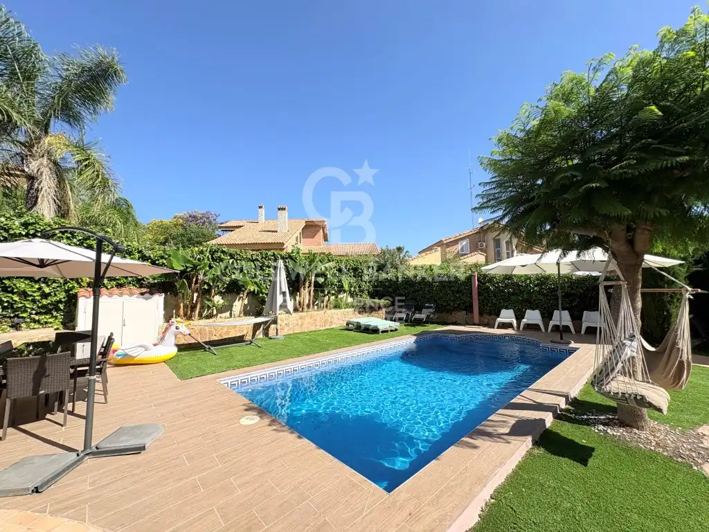 Houses for sale in Calle Goya-La Loma, La Loma