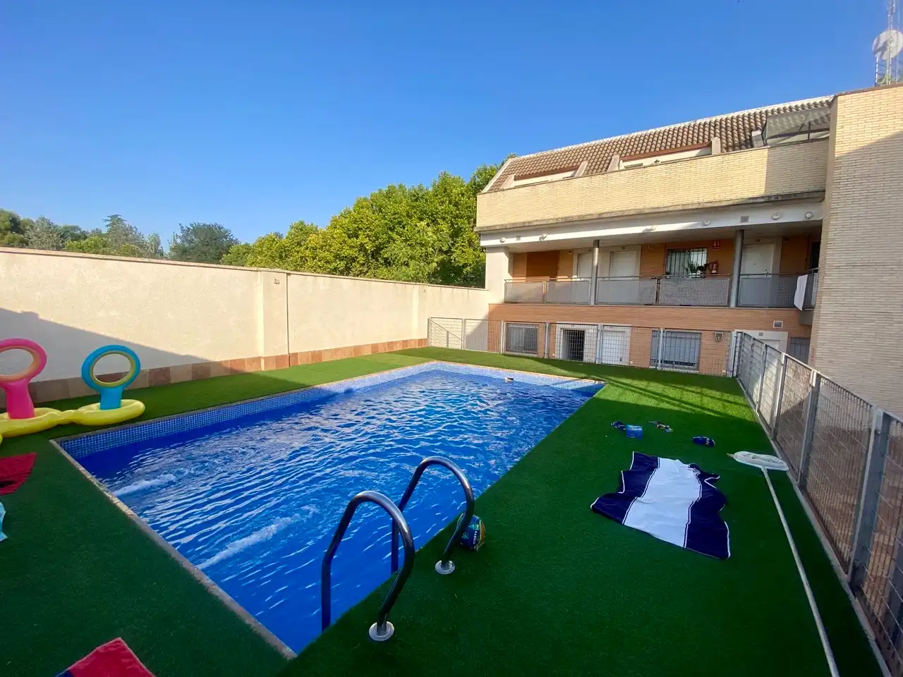 Swimming pool of Flat for sale in Ciudad Real  with Air Conditioner, Heating and Swimming Pool