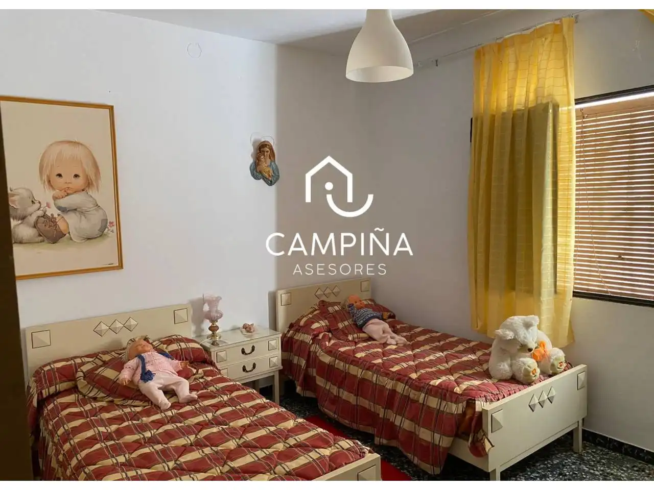 Dormitori de Finca rústica en venda en Beas amb Jardí privat, Terrassa i Moblat