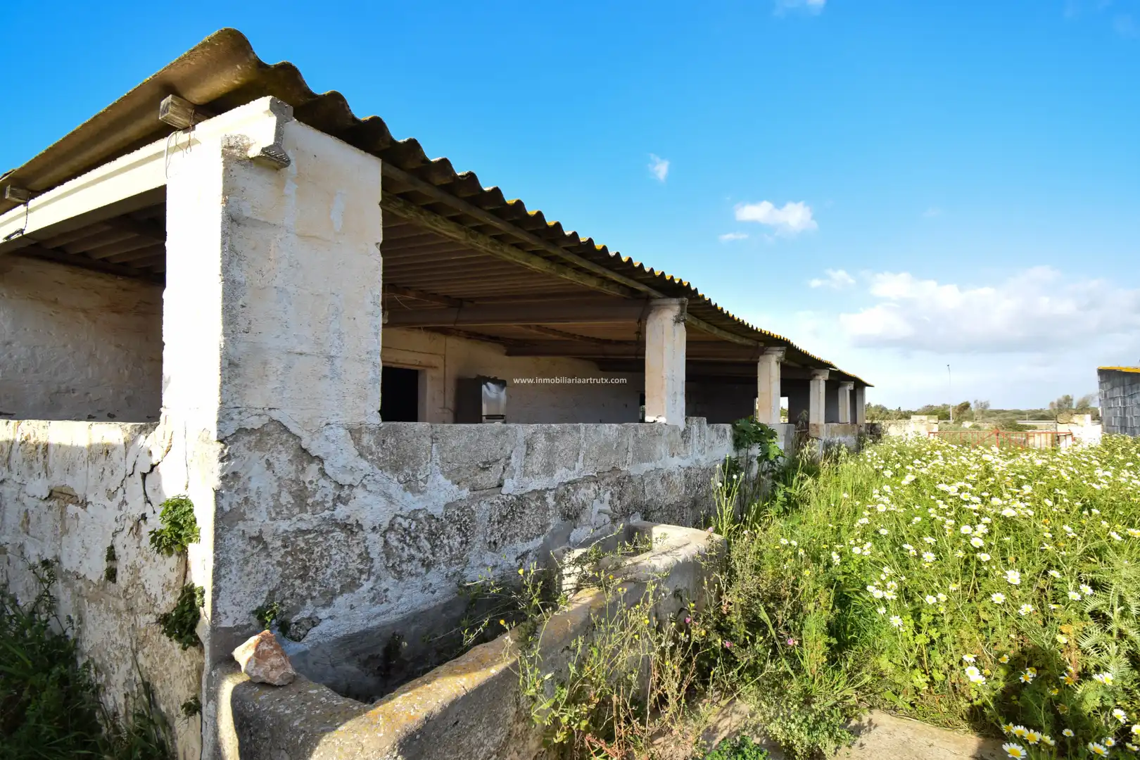 Vista exterior de Terreny industrial en venda en Ciutadella de Menorca