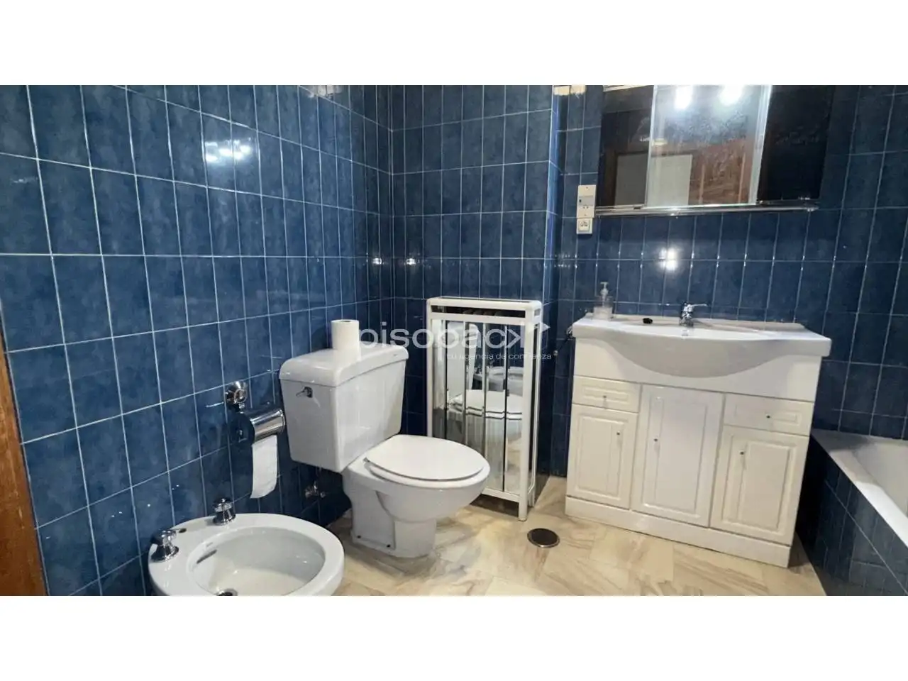 Bathroom of Flat for sale in  Pamplona / Iruña  with Heating, Parquet flooring and Terrace
