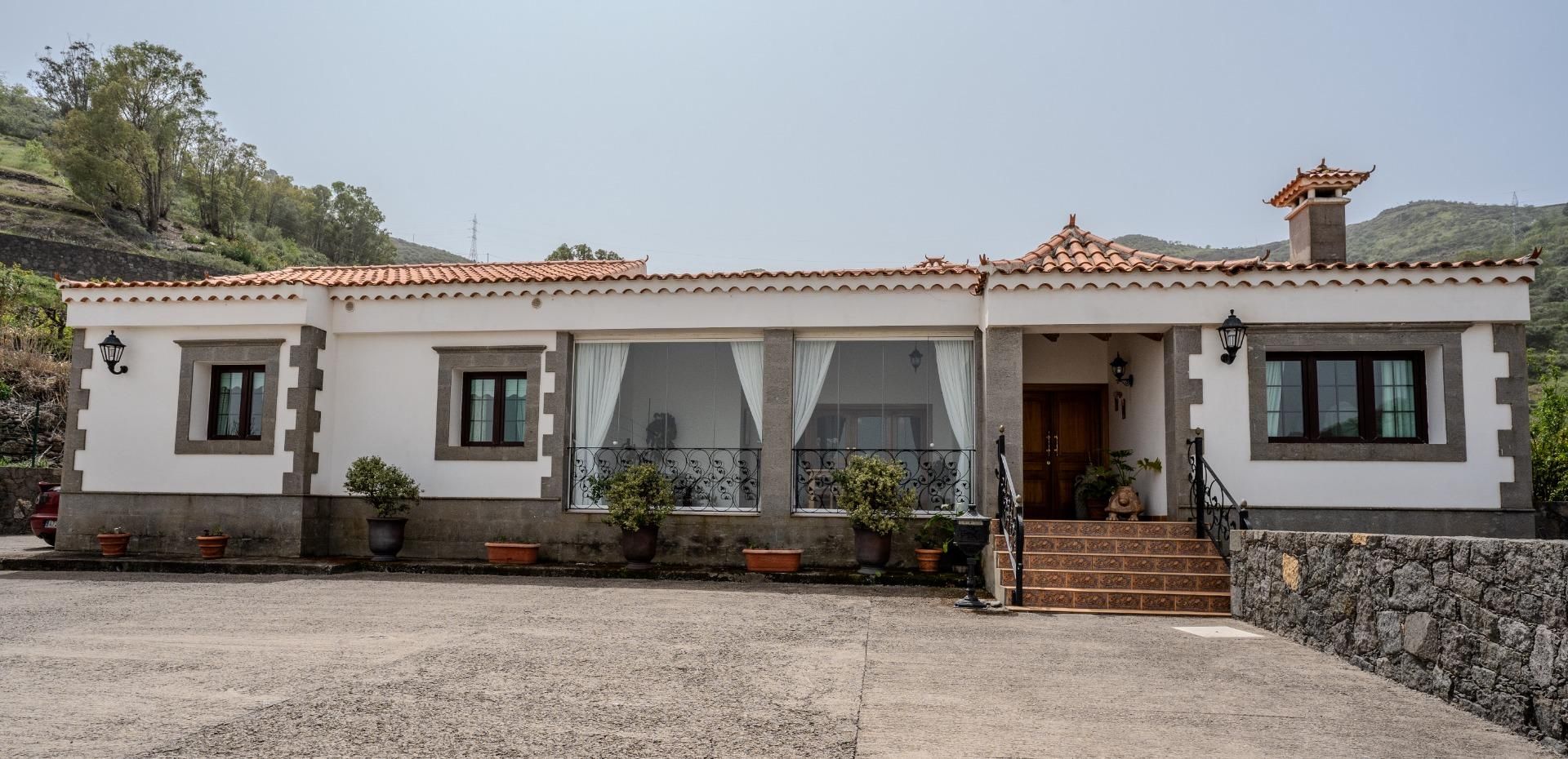Exterior view of House or chalet for sale in Vega de San Mateo  with Air Conditioner, Heating and Private garden