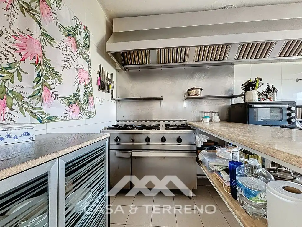 Cuina de Casa o xalet en venda en Vélez-Málaga amb Aire condicionat, Jardí privat i Terrassa