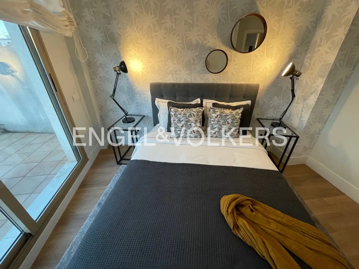 Schlafzimmer von Wohnung zur Miete in Valencia mit Klimaanlage, Heizung und Privatgarten