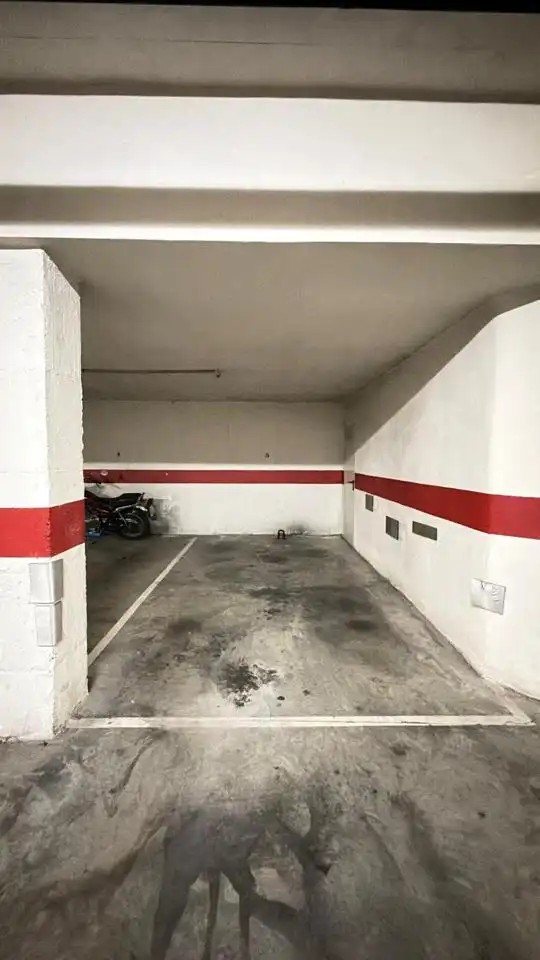 Parkplatz von Erdgeschoss zum Verkauf in Badajoz mit Klimaanlage und Möbliert