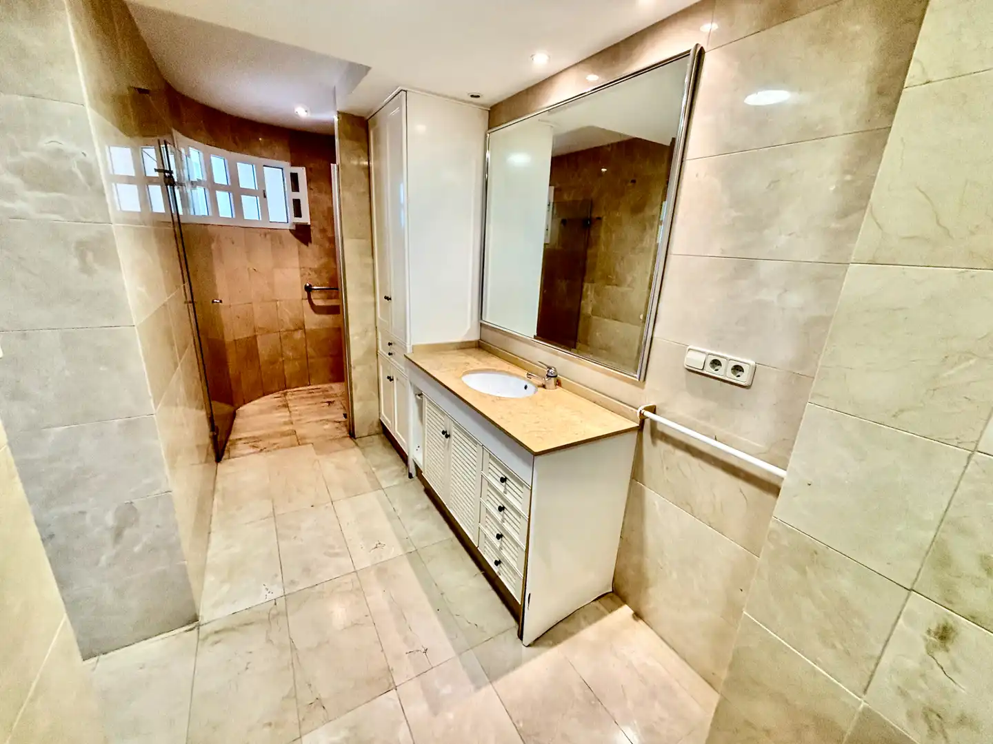 Baño de Casa adosada en venta en Alicante / Alacant con Aire acondicionado, Jardín privado y Terraza