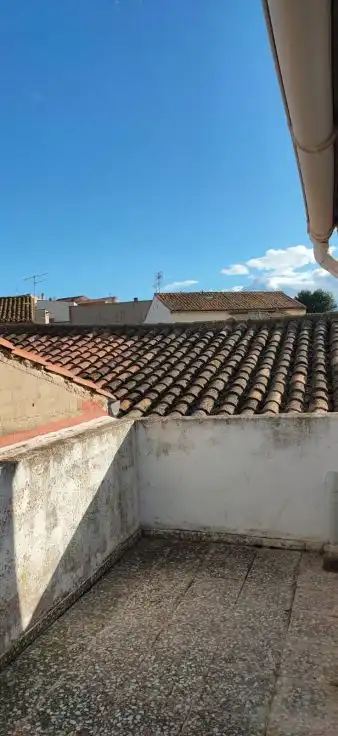 Vista exterior de Piso en venta en Novallas con Calefacción y Terraza