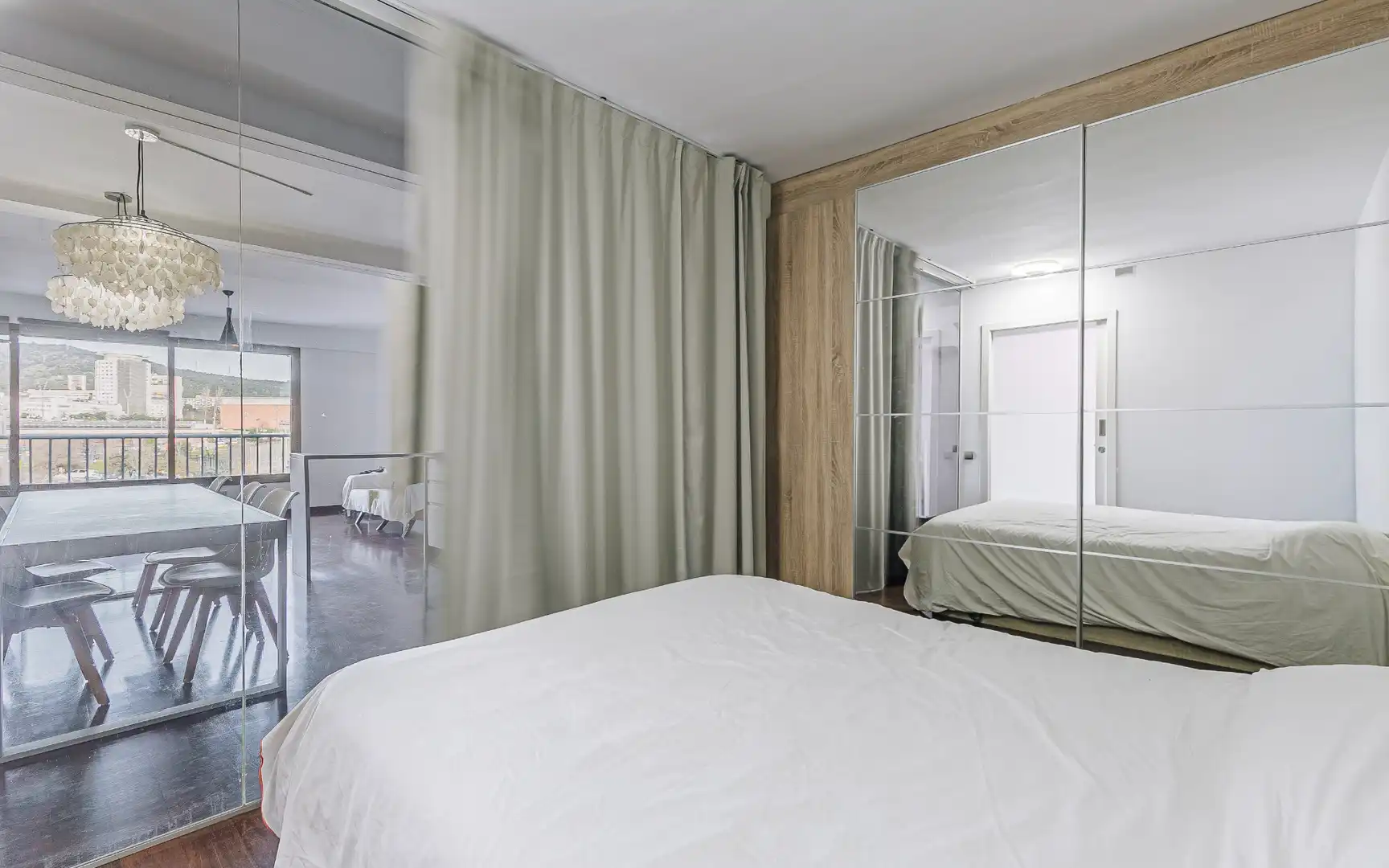 Schlafzimmer von Wohnung zum Verkauf in Barcelona mit Klimaanlage, Heizung und Möbliert