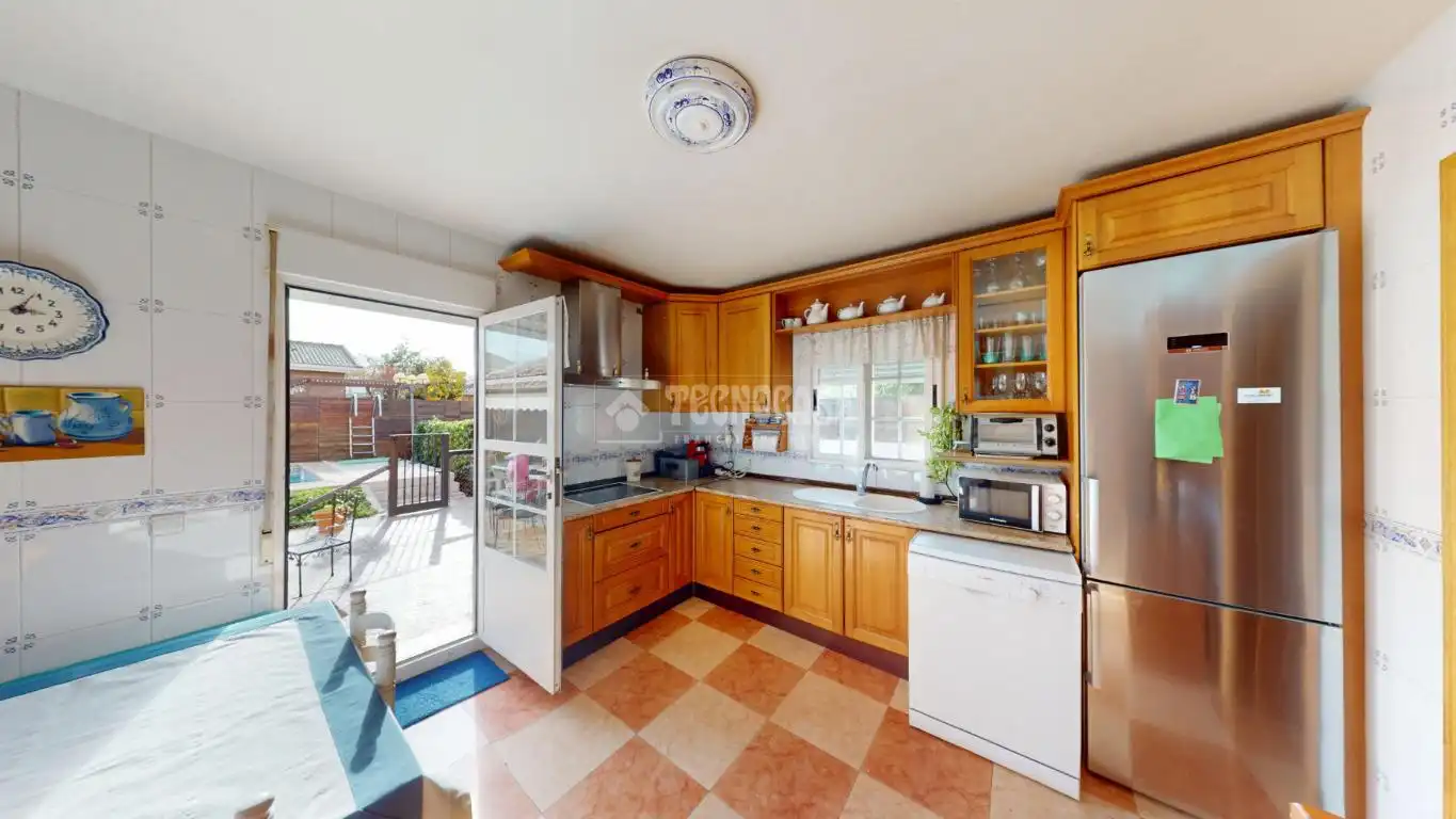 Küche von Wohnung zum Verkauf in El Casar mit Schwimmbad