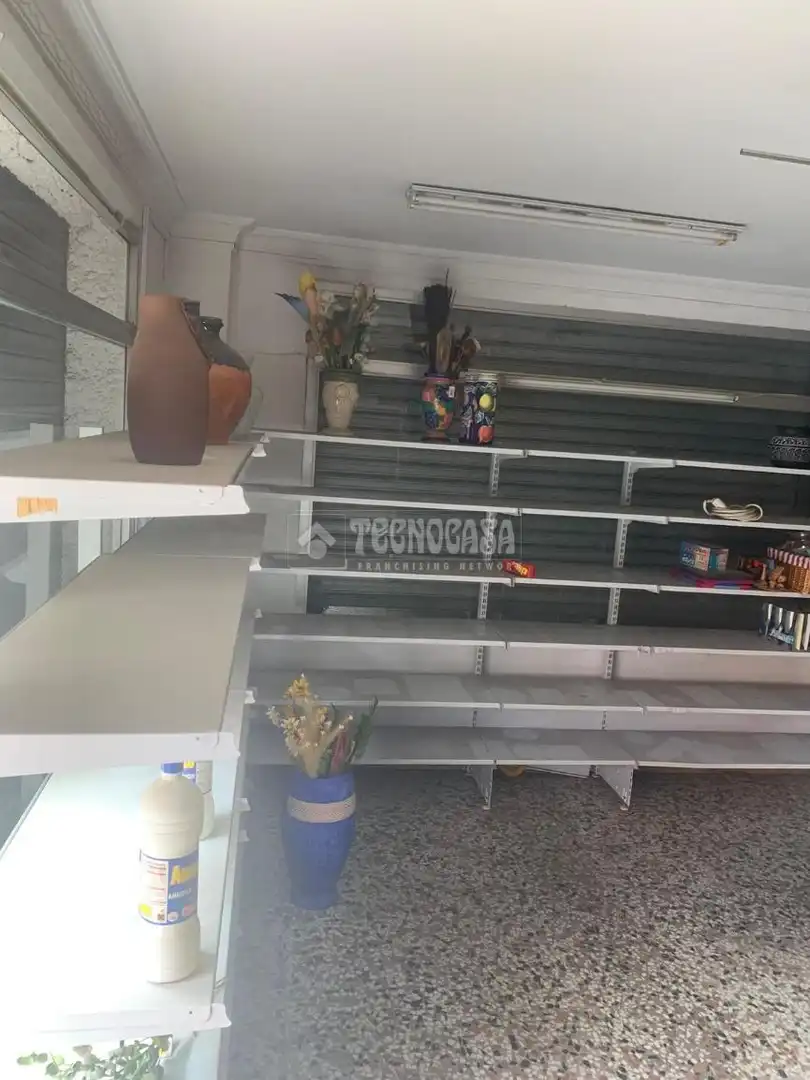 Local en venda a Nuevo Parque - Los Rosales - Tráfico Pesado