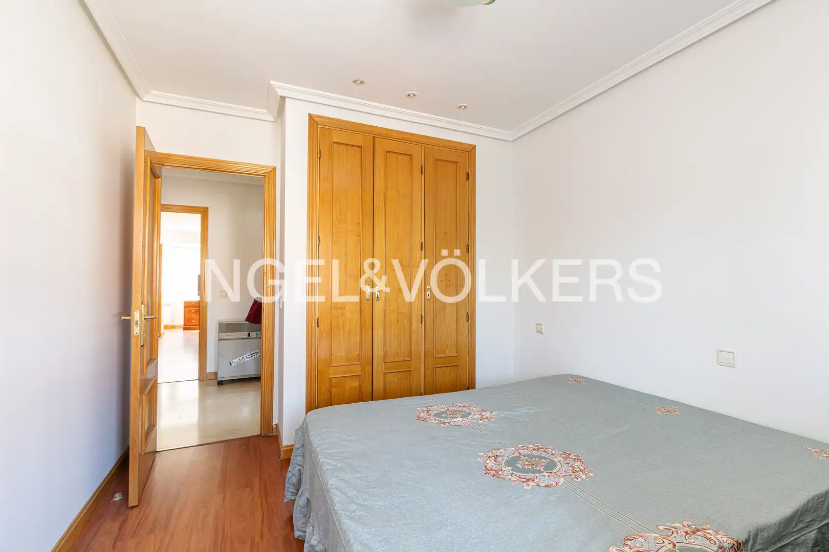 Habitación de Casa adosada en venta en Madrid con Aire acondicionado, Calefacción y Jardín privado